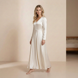 Vestido Maxi de Cetim Marfim Luminoso - Elegante Vestido de Noite de Manga Longa e Decote em V