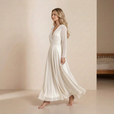 Vestido Maxi de Cetim Marfim Luminoso - Elegante Vestido de Noite de Manga Longa e Decote em V